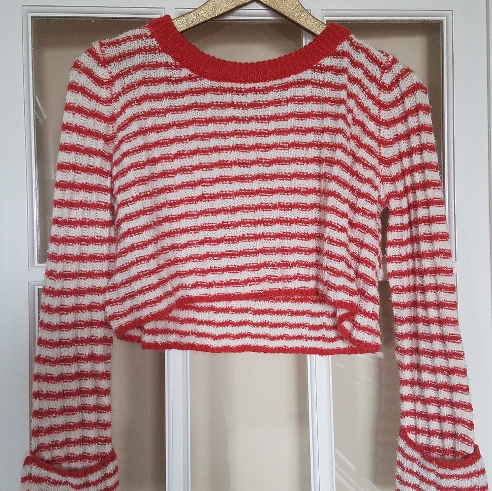 UNIQ Crop Sweater